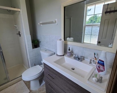 1105 Jonathan Lane - Photo Thumbnail 11