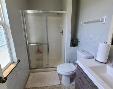 1105 Jonathan Lane - Photo Thumbnail 12
