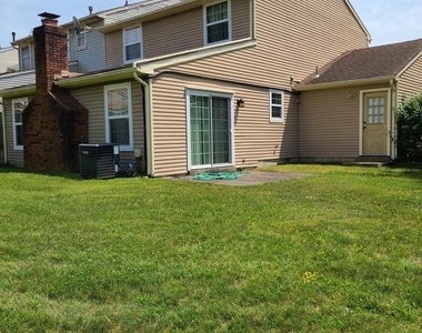 1105 Jonathan Lane - Photo Thumbnail 22