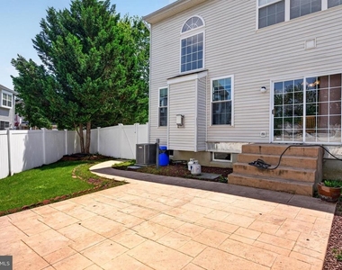 20 Carter Lane - Photo Thumbnail 10
