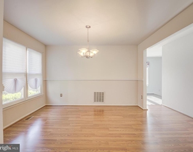 13907 Concord Avenue - Photo Thumbnail 12