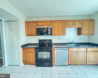 7233 Mill Creek Court - Photo Thumbnail 18