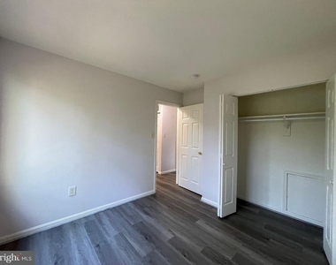 7233 Mill Creek Court - Photo Thumbnail 8