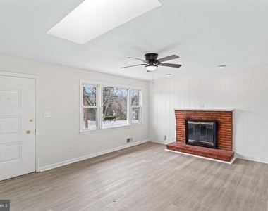 4502 Henderson Road - Photo Thumbnail 8