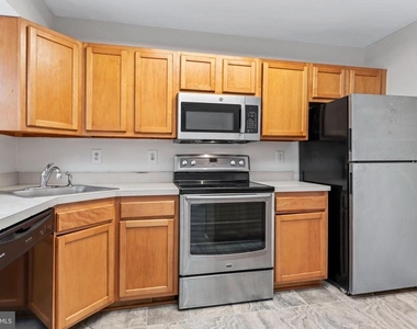 4502 Henderson Road - Photo Thumbnail 16