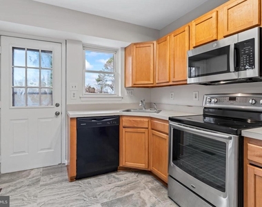 4502 Henderson Road - Photo Thumbnail 17