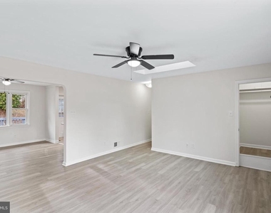 4502 Henderson Road - Photo Thumbnail 6