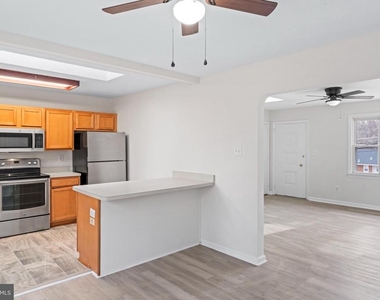 4502 Henderson Road - Photo Thumbnail 14