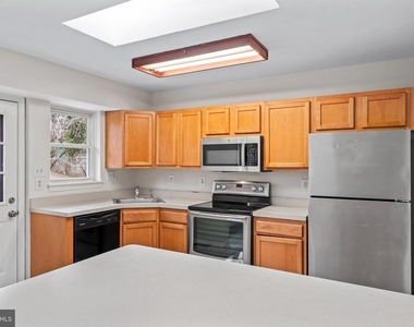 4502 Henderson Road - Photo Thumbnail 15