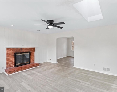 4502 Henderson Road - Photo Thumbnail 5