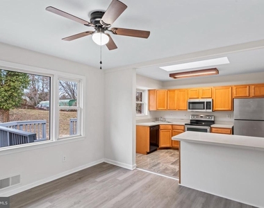 4502 Henderson Road - Photo Thumbnail 13