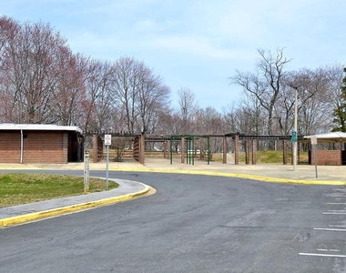 14 Maryland Avenue - Photo Thumbnail 22