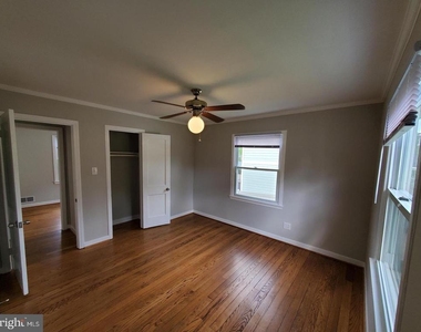 4306 Knowles Avenue - Photo Thumbnail 4