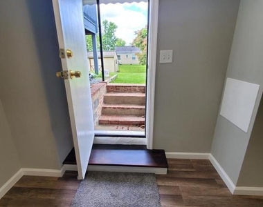 4306 Knowles Avenue - Photo Thumbnail 11