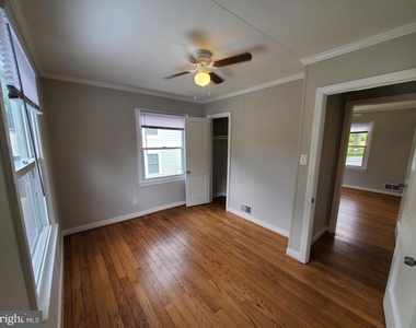4306 Knowles Avenue - Photo Thumbnail 3