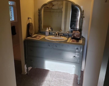 17479 Queen Elizabeth Drive - Photo Thumbnail 14