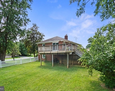 17479 Queen Elizabeth Drive - Photo Thumbnail 6