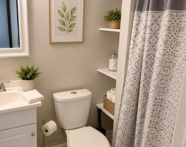 17479 Queen Elizabeth Drive - Photo Thumbnail 8
