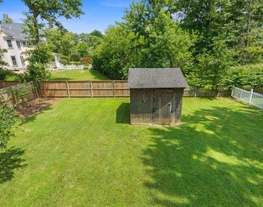 17479 Queen Elizabeth Drive - Photo Thumbnail 7