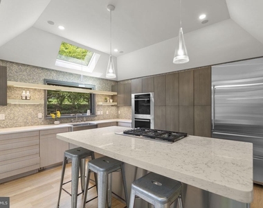 5517 Mohican Road - Photo Thumbnail 6