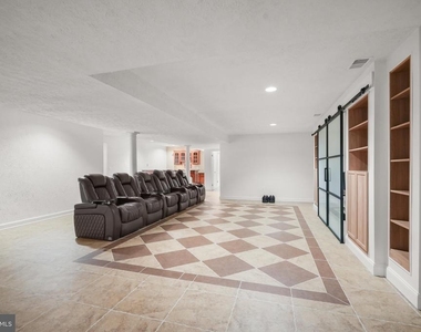 9809 Hall Road - Photo Thumbnail 45