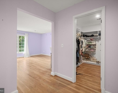 9809 Hall Road - Photo Thumbnail 25
