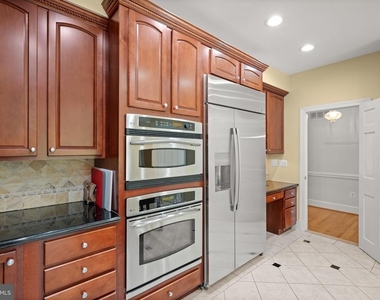 9809 Hall Road - Photo Thumbnail 12