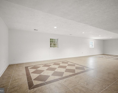 9809 Hall Road - Photo Thumbnail 43