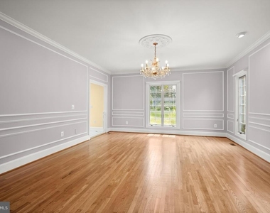 9809 Hall Road - Photo Thumbnail 8
