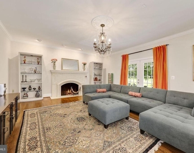 9809 Hall Road - Photo Thumbnail 19