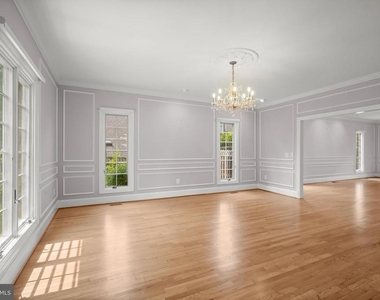 9809 Hall Road - Photo Thumbnail 9