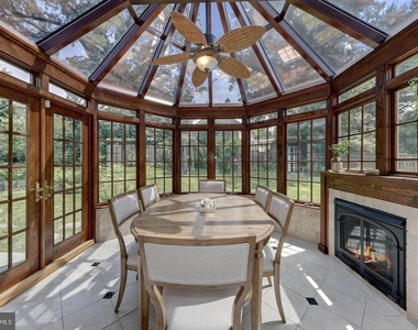 9809 Hall Road - Photo Thumbnail 16