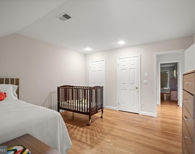 9809 Hall Road - Photo Thumbnail 38