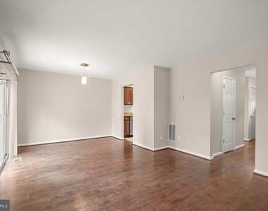 12405 Gooderham Way - Photo Thumbnail 5