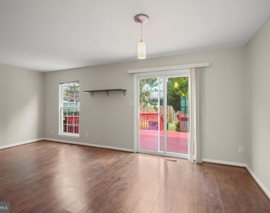 12405 Gooderham Way - Photo Thumbnail 7
