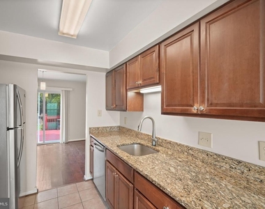 12405 Gooderham Way - Photo Thumbnail 11