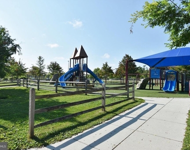 6017 Majors Lane - Photo Thumbnail 16