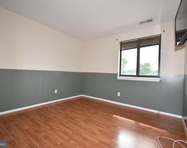6017 Majors Lane - Photo Thumbnail 24