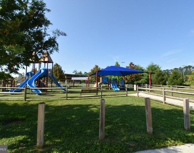 6017 Majors Lane - Photo Thumbnail 15