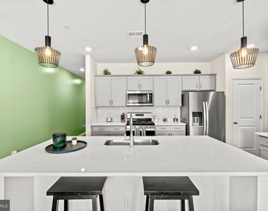 154 Hannock St - Photo Thumbnail 9
