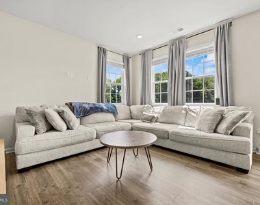 154 Hannock St - Photo Thumbnail 12
