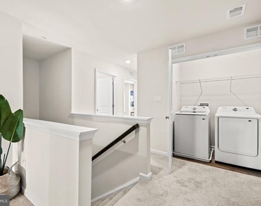 154 Hannock St - Photo Thumbnail 15