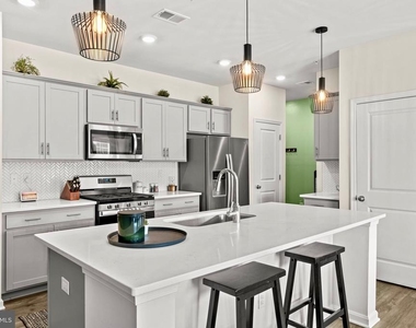 154 Hannock St - Photo Thumbnail 7