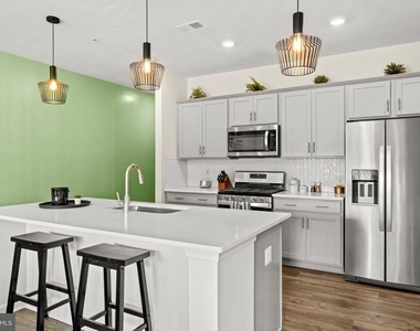 154 Hannock St - Photo Thumbnail 6