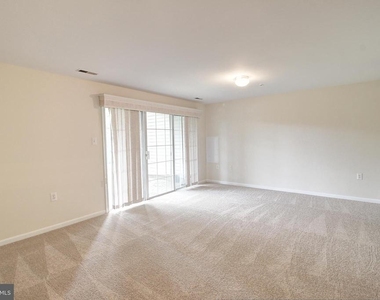 925 Jubal Way - Photo Thumbnail 20