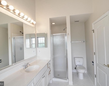 925 Jubal Way - Photo Thumbnail 13