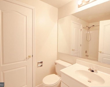925 Jubal Way - Photo Thumbnail 24