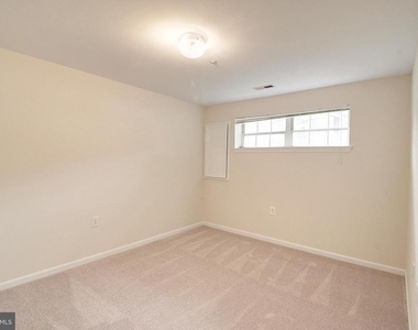 925 Jubal Way - Photo Thumbnail 22