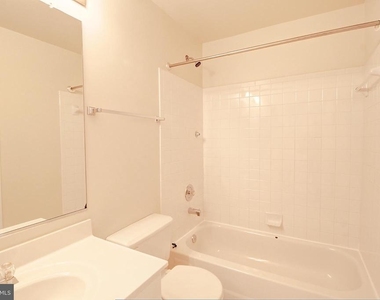 925 Jubal Way - Photo Thumbnail 19