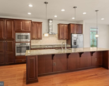 9152 Kenway Lane - Photo Thumbnail 15